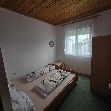 Oldie But Goodie Centar Nyaraló Vir